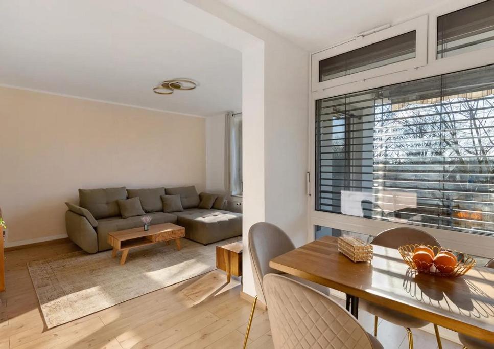 Charmentes Privatzimmer Mit Kueche, Naturgebiet Düsseldorf Exterior foto